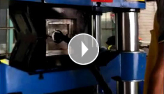 河北辰力集團1000噸鋼絲繩壓套機操作現(xiàn)場